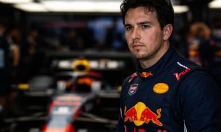 découvrez l'entretien exclusif de sergio perez qui partage ses impressions sur son rôle de coéquipier de max verstappen chez red bull, révélant les défis et la pression en formule 1.