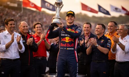 découvrez pourquoi max verstappen a été désigné meilleur pilote de la saison par les directeurs d'écurie, une récompense qui souligne son talent et sa performance exceptionnelle en course.