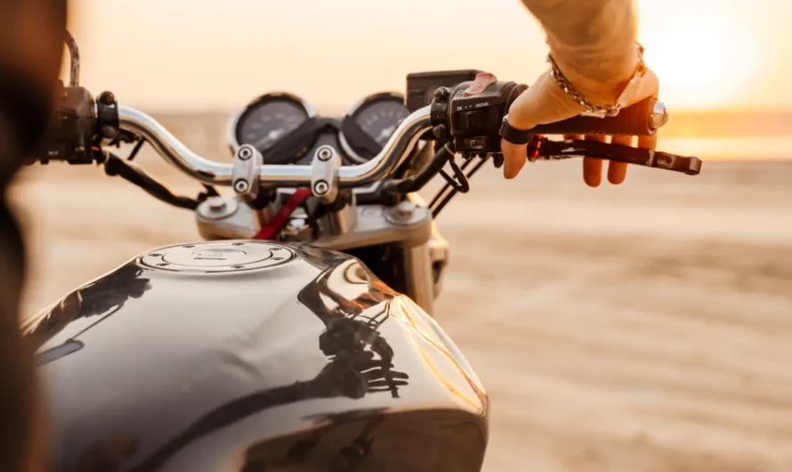 Pourquoi l’assurance deux-roues est devenue indispensable pour les motards urbains et les grands rouleurs