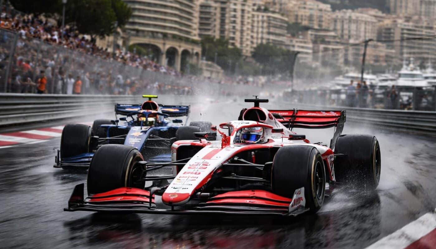 découvrez comment pierre gasly a brillamment décroché son podium au grand prix de monaco en devançant habilement isack hadjar lors d'une course palpitante.