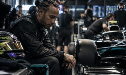 lewis hamilton reconnaît ses erreurs après avoir compromis sa course et revient sur les choix qui lui ont coûté cher.